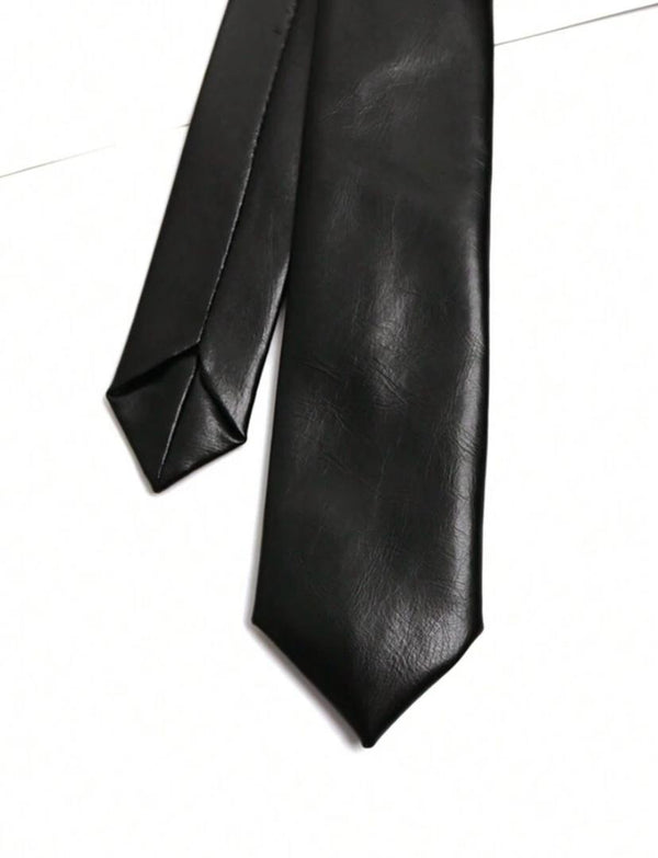 Krawatte “Urban Edge” – Schwarz (PU-Leder)
