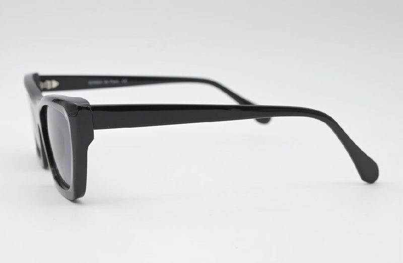 Sossa “Shadow Frame” – Elegante Sonnenbrille in Schwarz