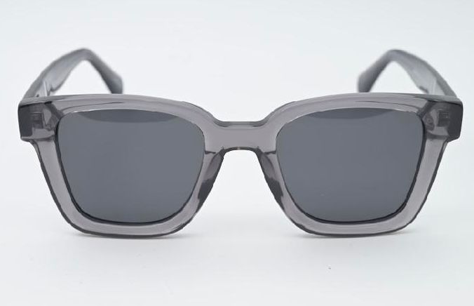 Sossa “Lucent Smoke” – Sonnenbrille in transparentem Rauchgrau